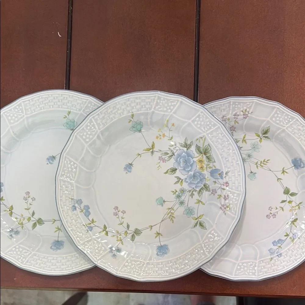 Mikasa Precious Blue Michelle D2501 Salad Plate Luncheon Plate  8